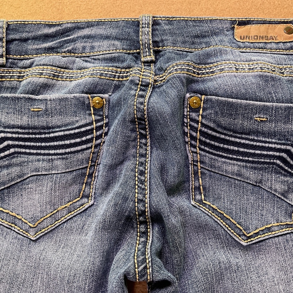 Unionbay Slim Straight Jeans Womens Size 1 Medium Wash Denim Blue 5-Pocket
